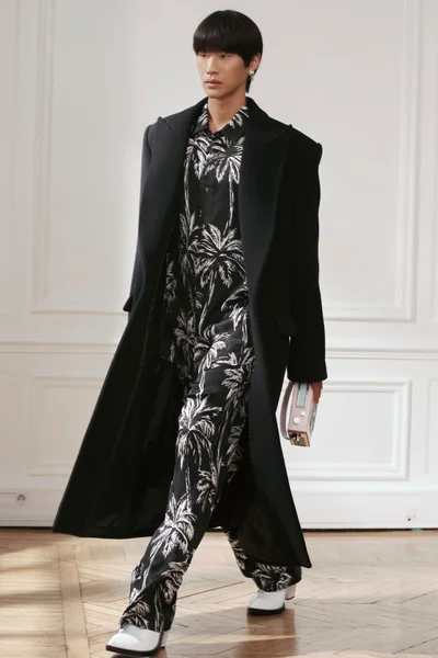Look 15